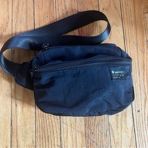 Lululemon Clean Lines Belt Bag 2L